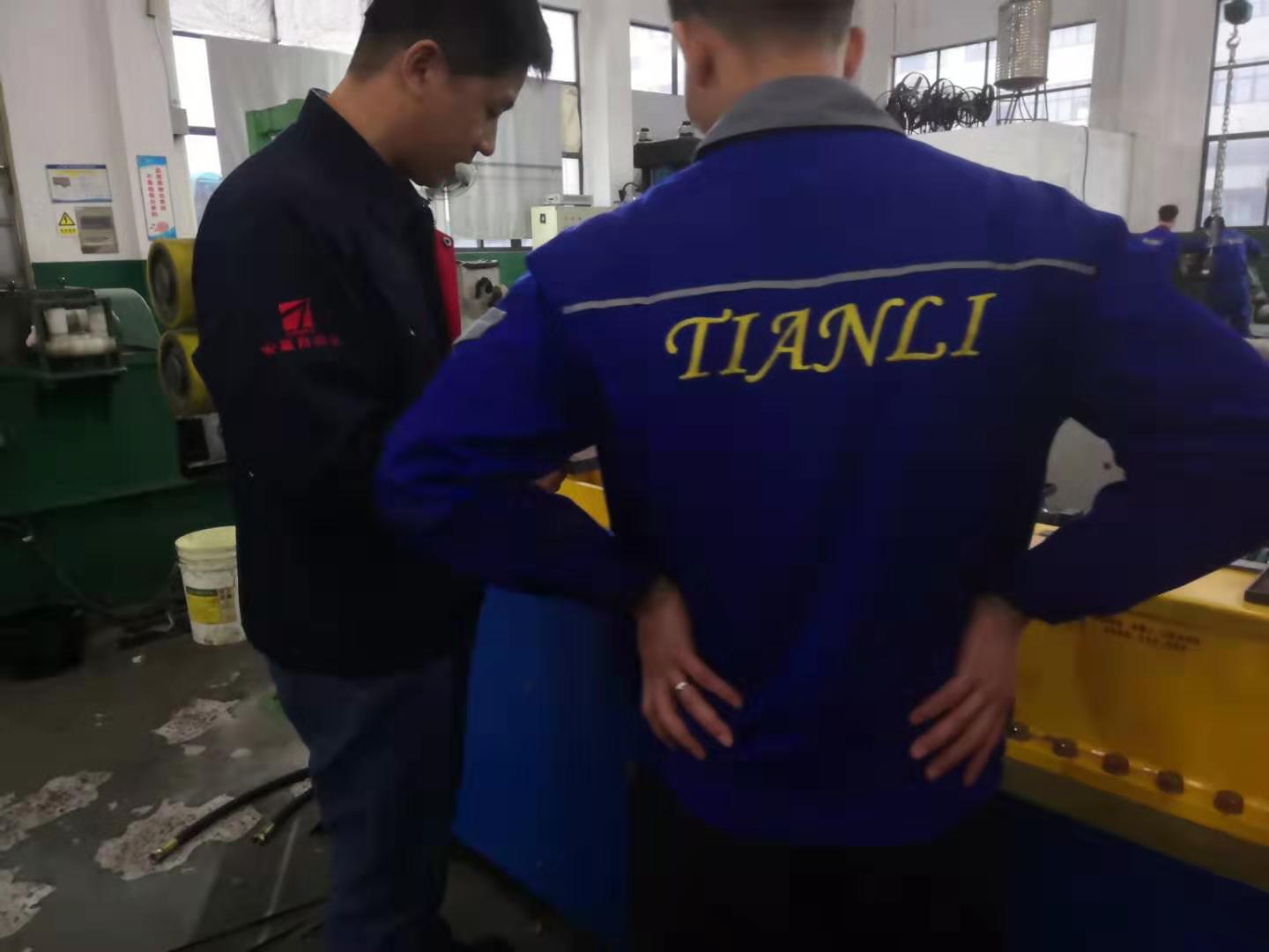 安嘉售后工程师给客户现场培训 安嘉售后工程师给客户现场培训