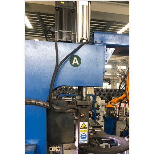 焊接自动压紧机构